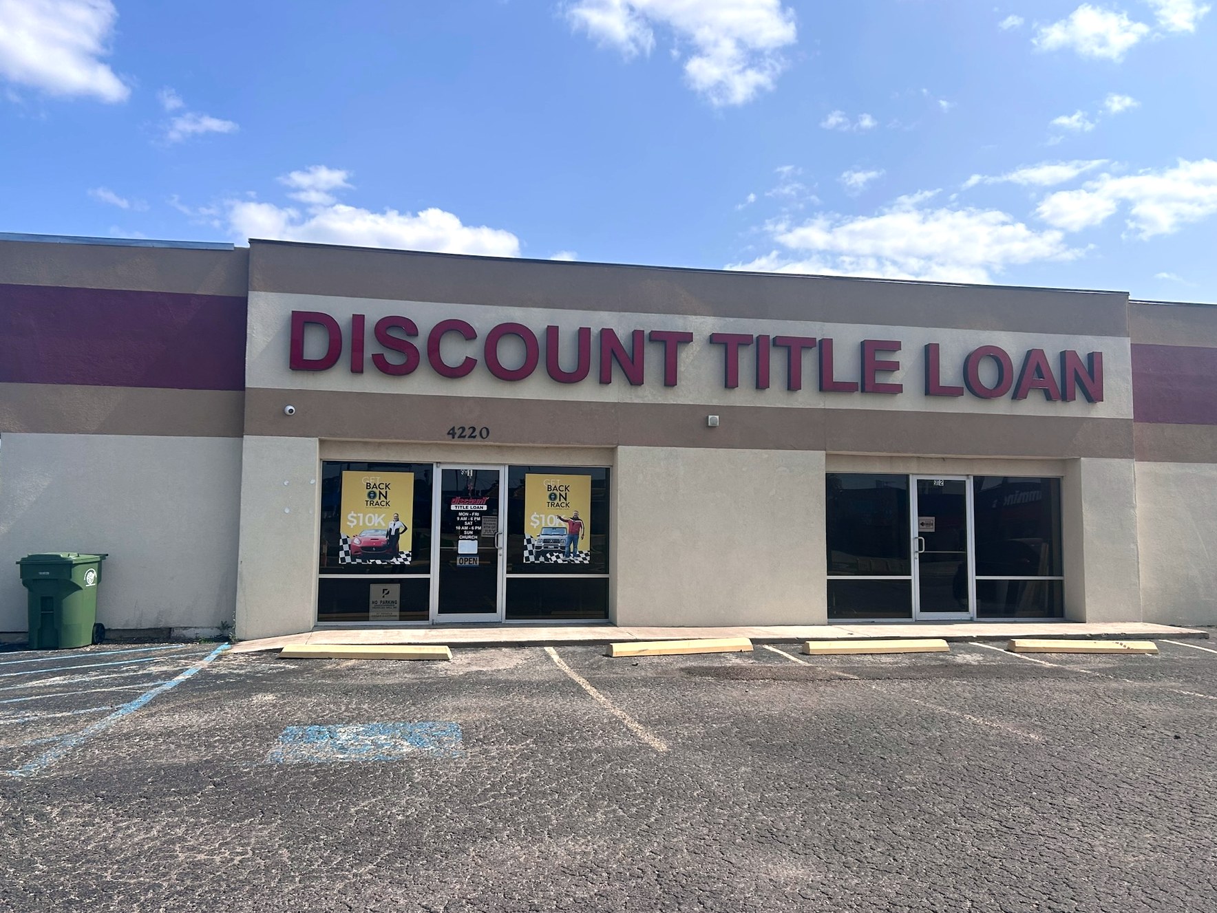 Discount Car Title Loan North Laredo storefront